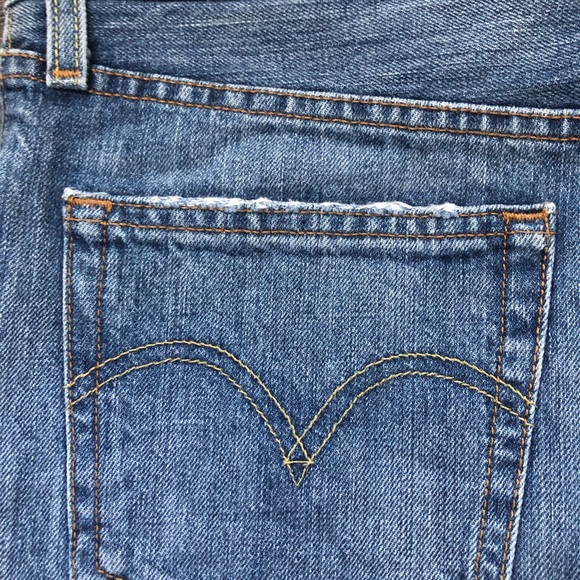 Levi’s 501 Cut Off Shorts in Roadside Blues - Picture 8 of 12